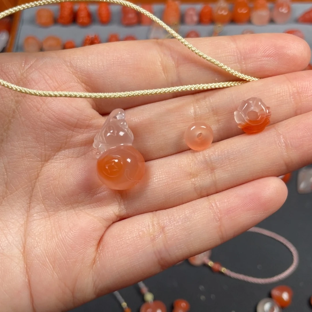 南红玛瑙葫芦吊坠未镶嵌云***部定制编绳