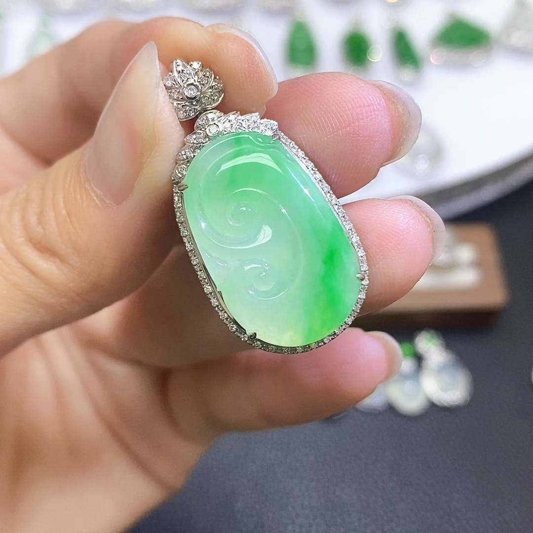 翡翠18K金镶嵌吊坠(不含链)