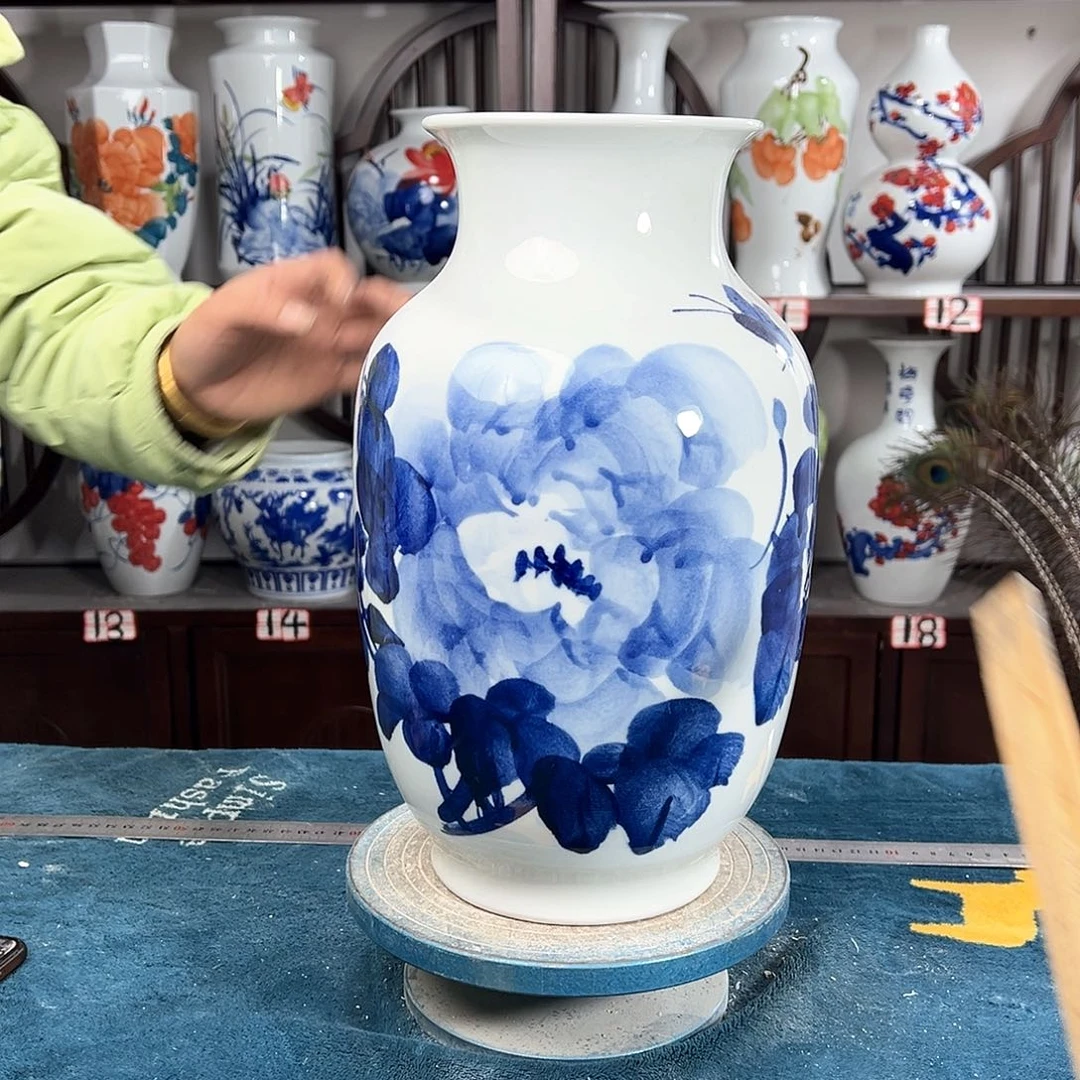 摆件景德镇陶瓷大冬青牡