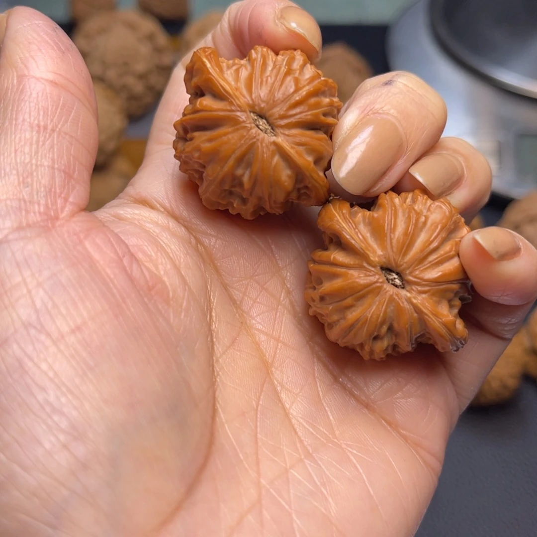 桃核把件磨盘33。   孟