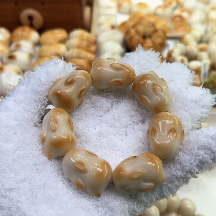 菩提根/象牙果手串67 象牙果原果雕刻炭烧趴趴兔