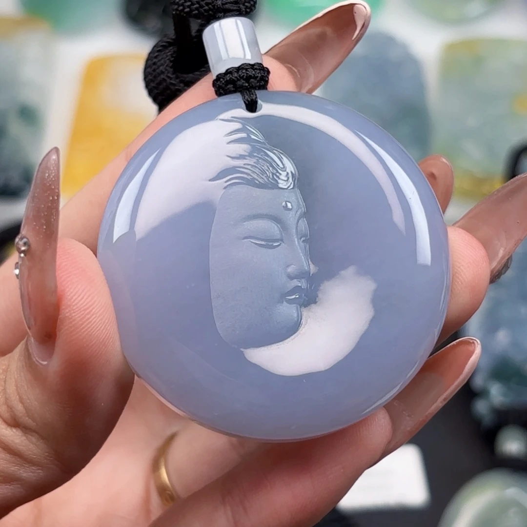 很***得翡翠未镶嵌颈饰佛