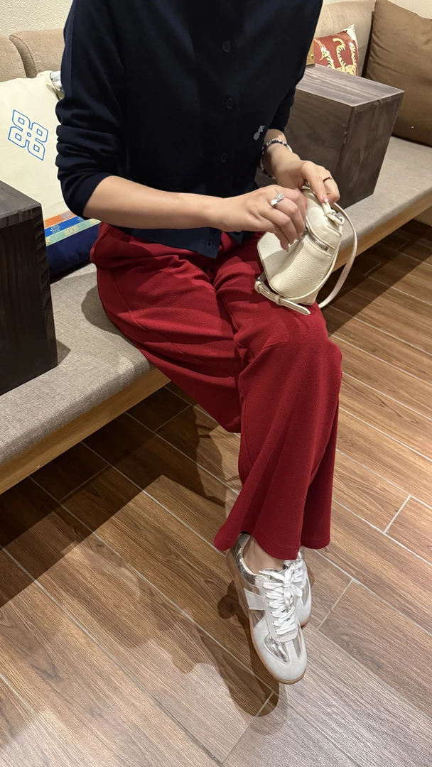 【黑黑家】早秋新款弹力腰抽绳设计净版休闲直筒裤子