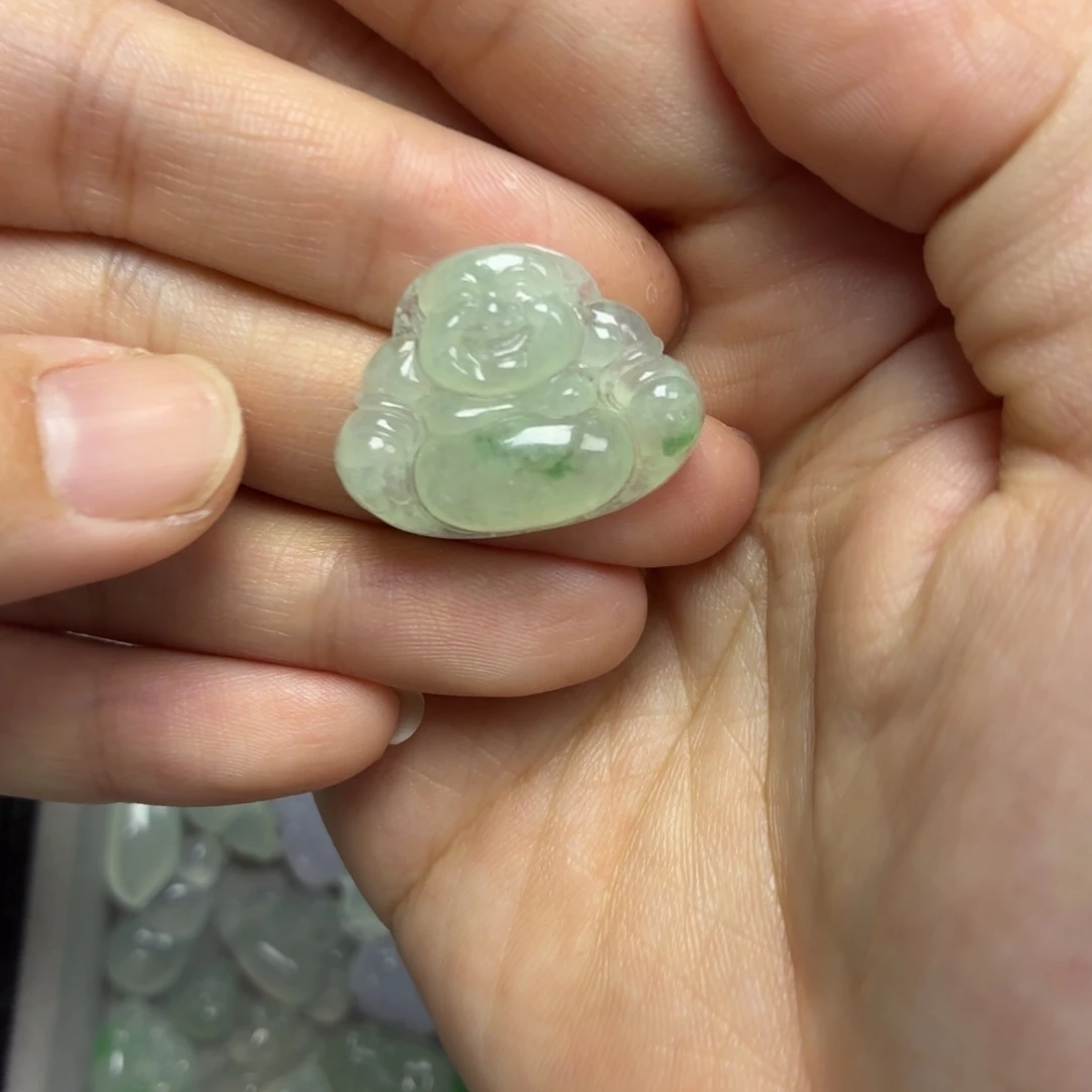 颈饰未镶嵌翡翠甜绿飘花佛