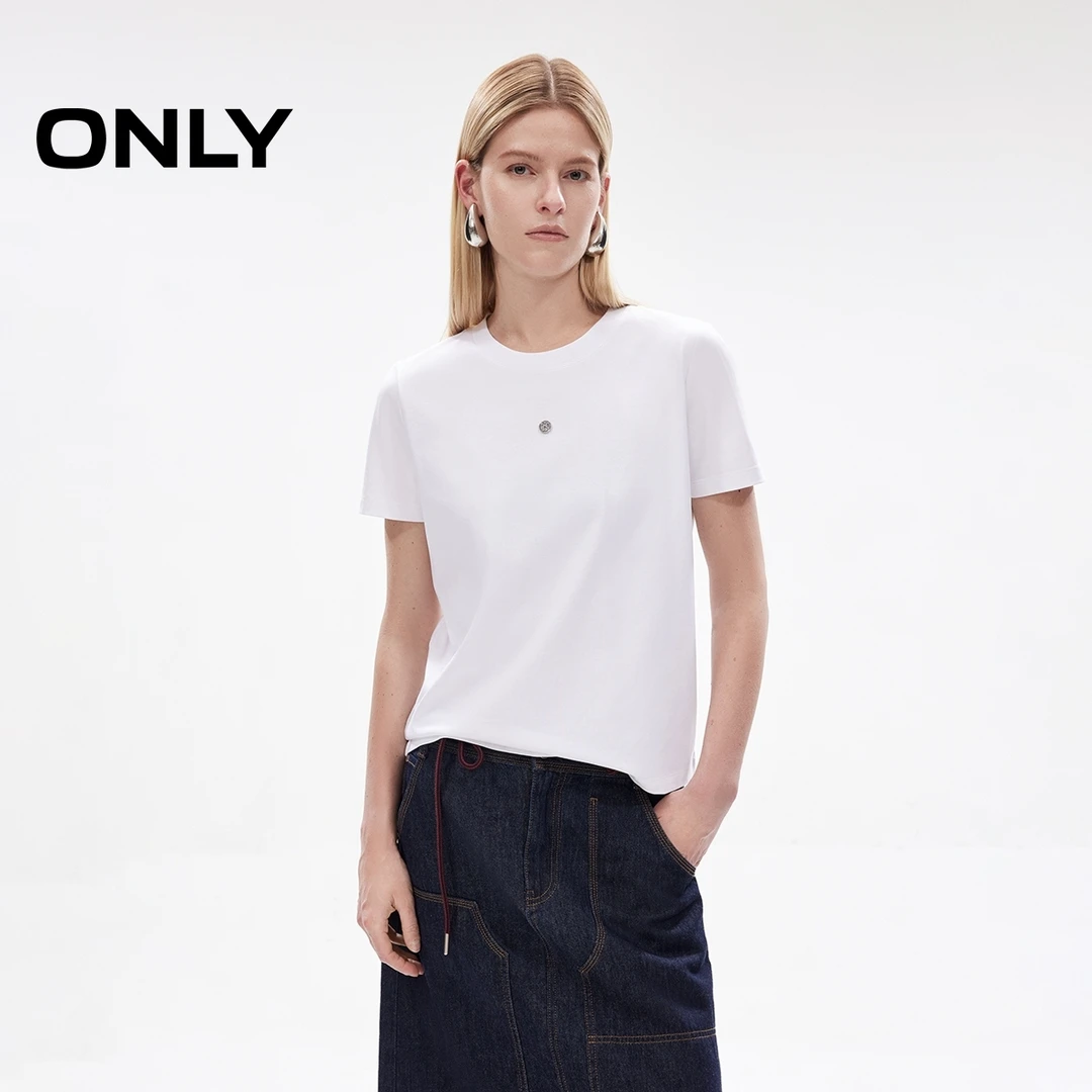 ONLY2025春季新款经典圆领金属装饰短袖合体正肩T恤女|125101158