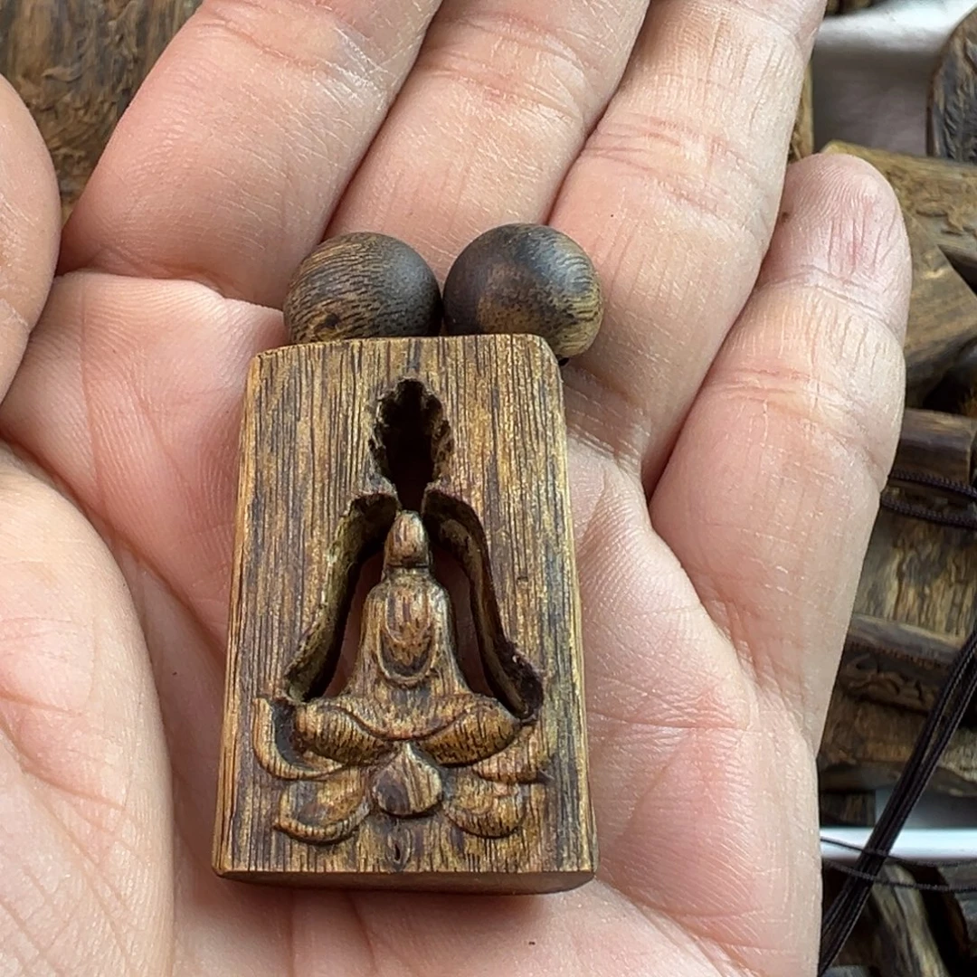 沉香沉香碎屑无相佛雕刻7克+单珠2颗