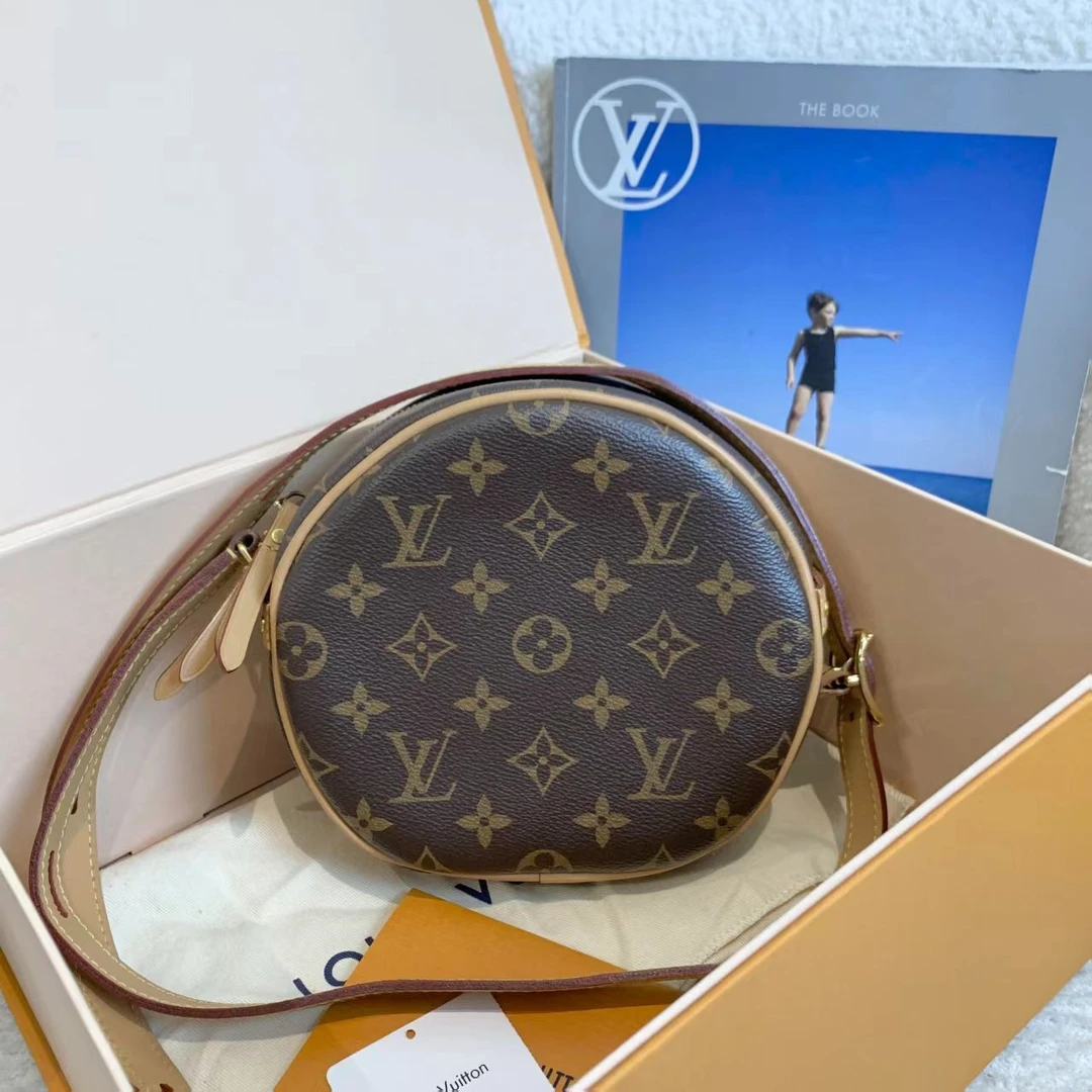 99新 LouisVuitton/路易威登 壹臻/老花软圆饼小号包78948973