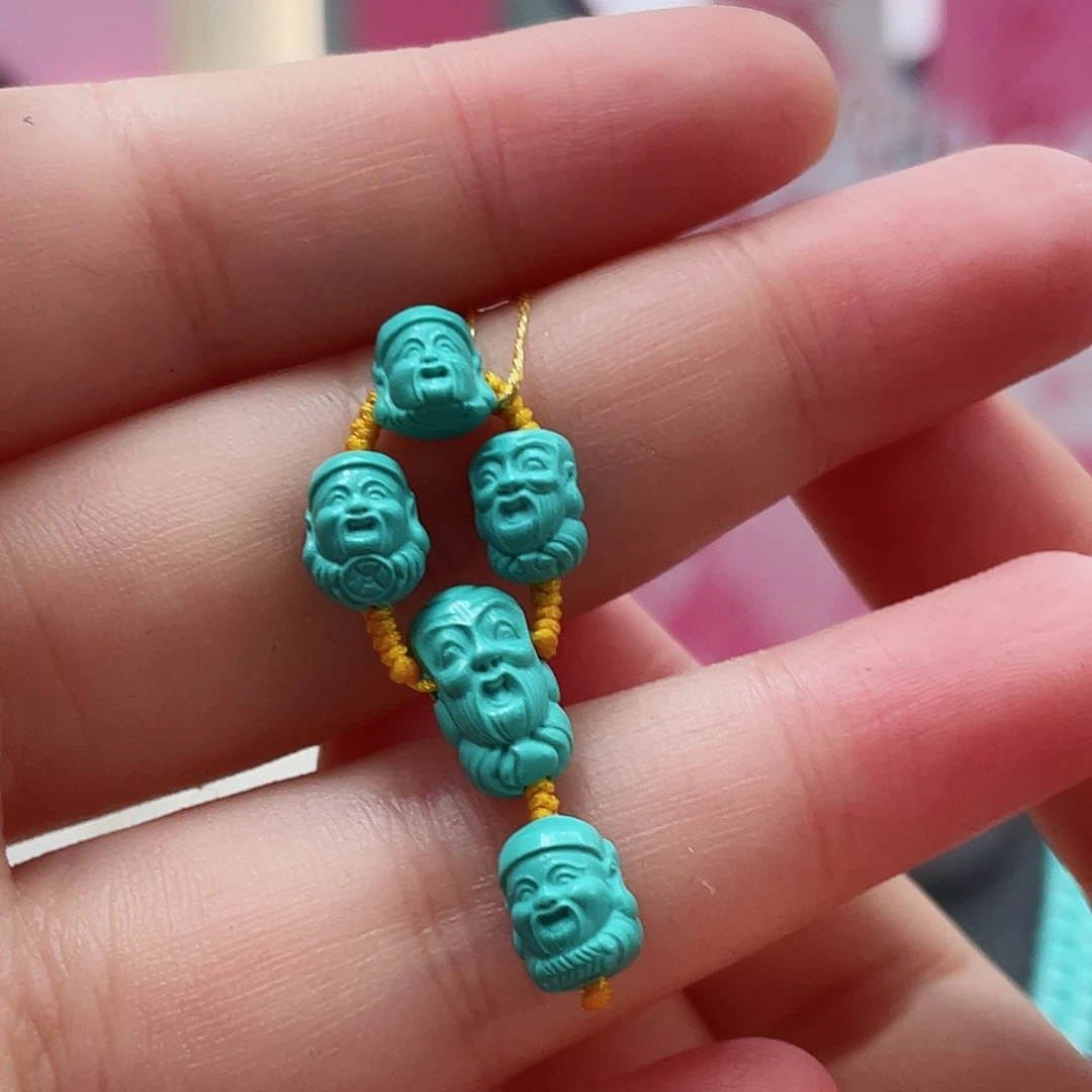 绿松石颈饰未镶嵌