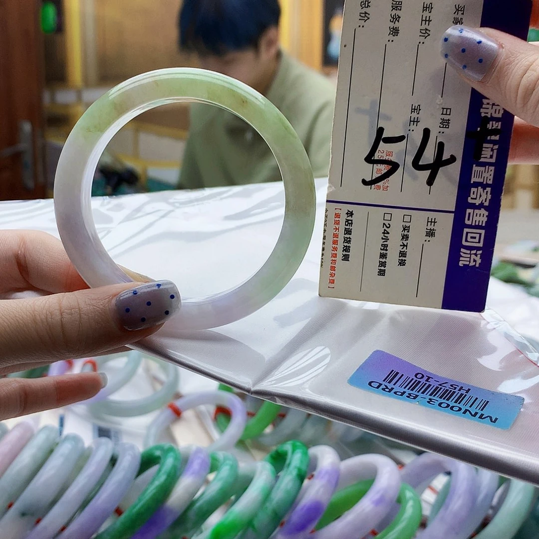 翡翠未镶嵌手镯jjj