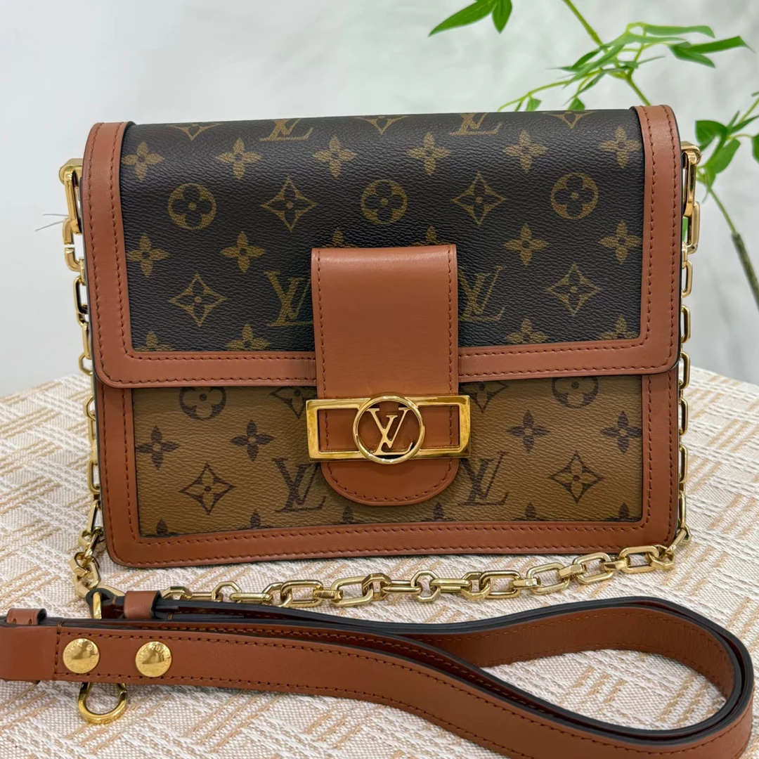 99新 LouisVuitton/路易威登 新款中号铜牌达芙妮