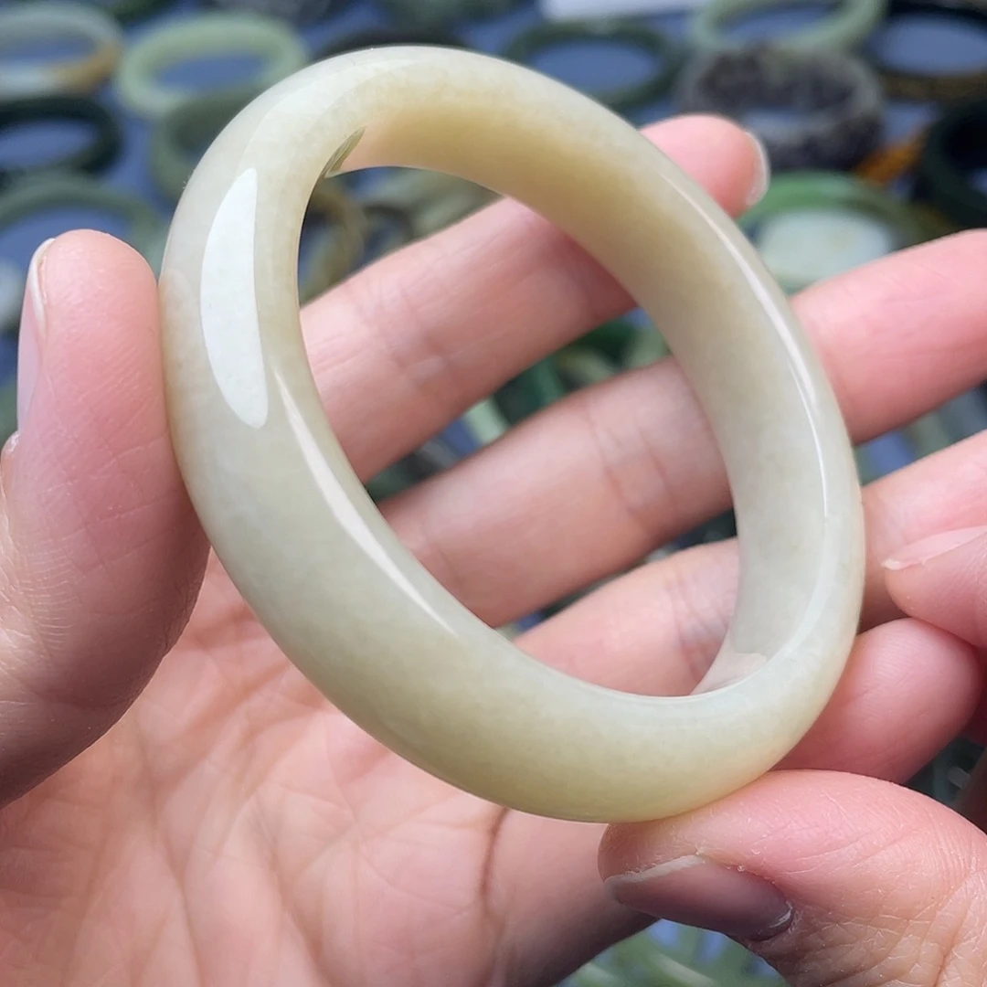 和田玉未镶嵌手镯圈口57.3mm新疆藕粉