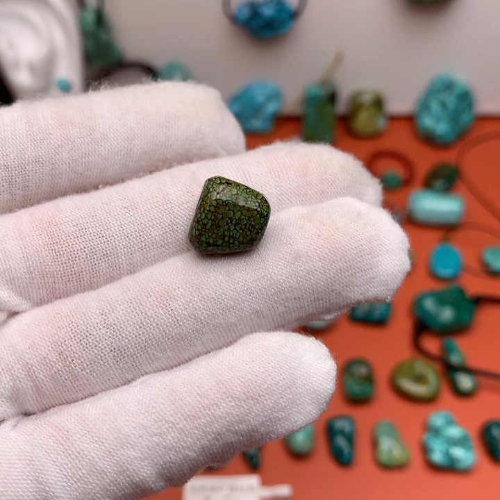 未镶嵌绿松石珠宝奇石