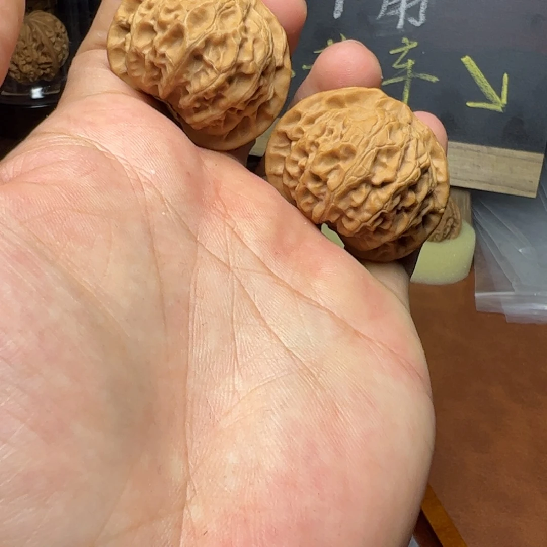文玩核桃吊坠40全品宫灯