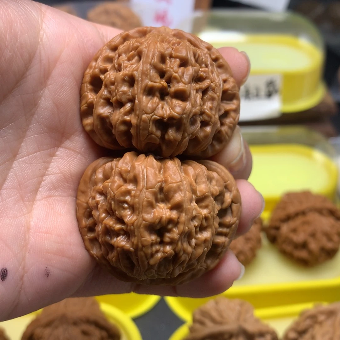 文玩核桃把件40白狮子