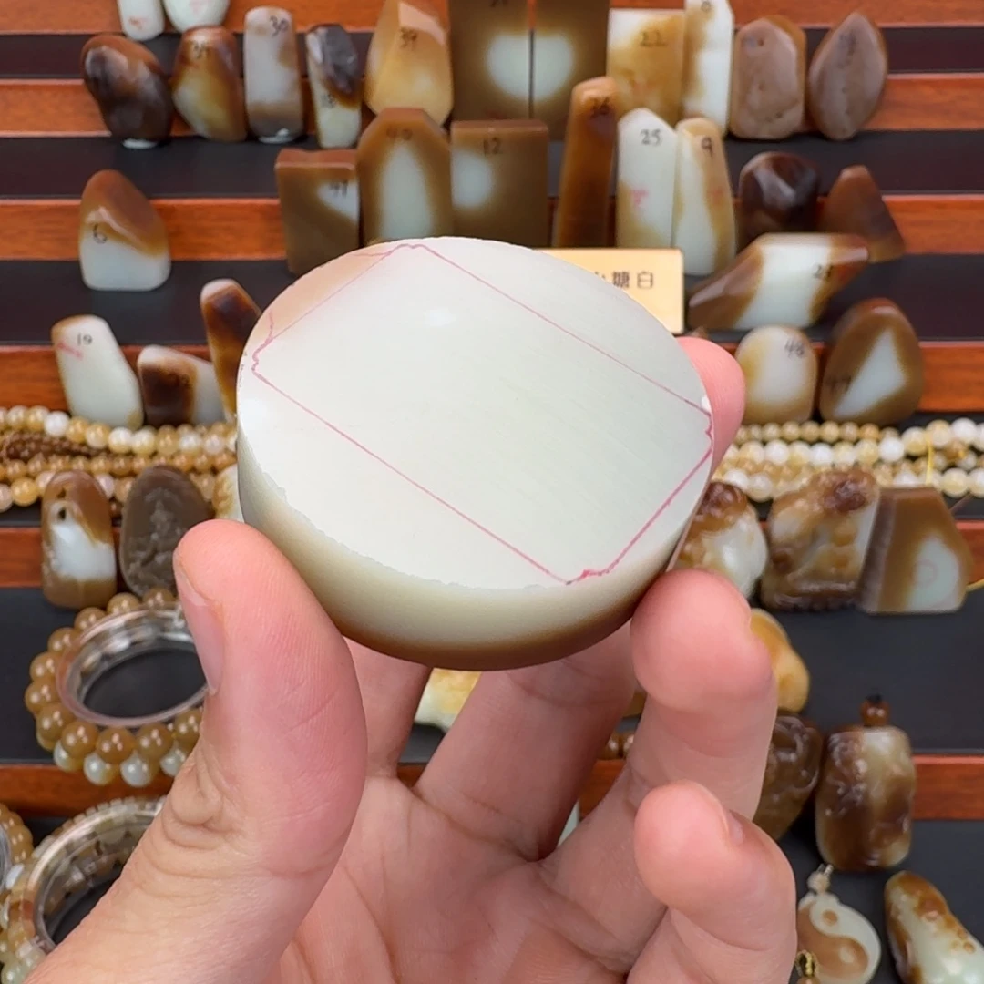和田玉（糖玉）未镶嵌挂件