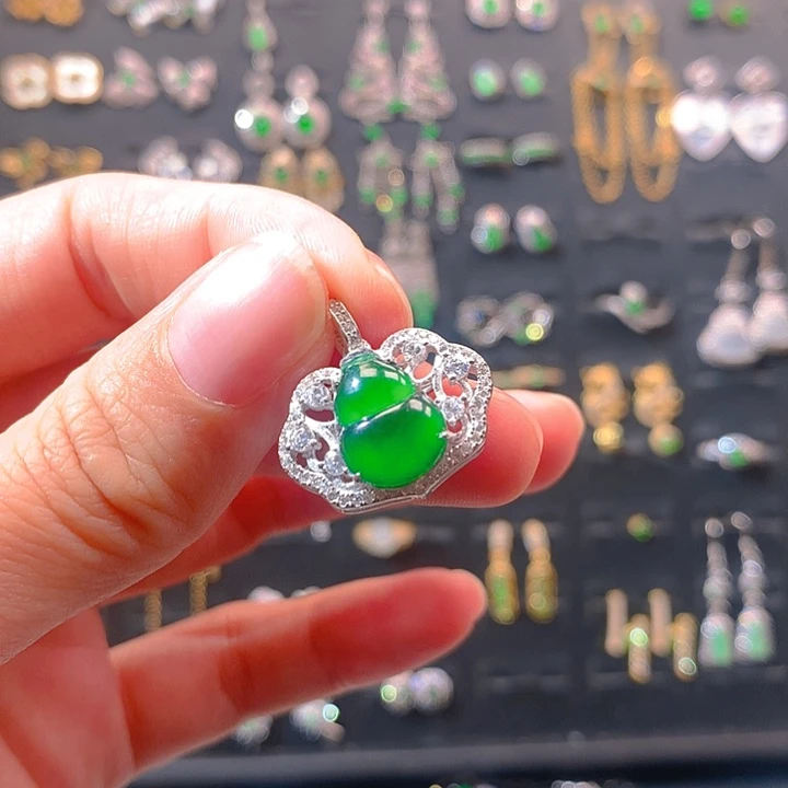 翡翠戒指银S925镶嵌精****葫芦