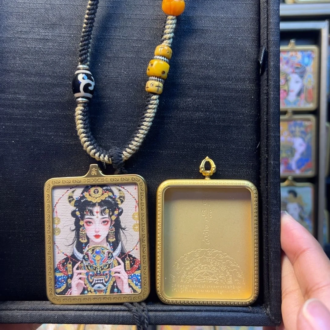 芬***芳吊坠美丽而不张扬不张扬的