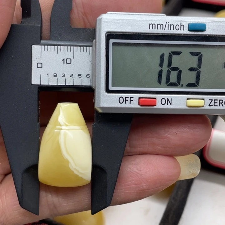 未镶嵌琥珀裸石三通