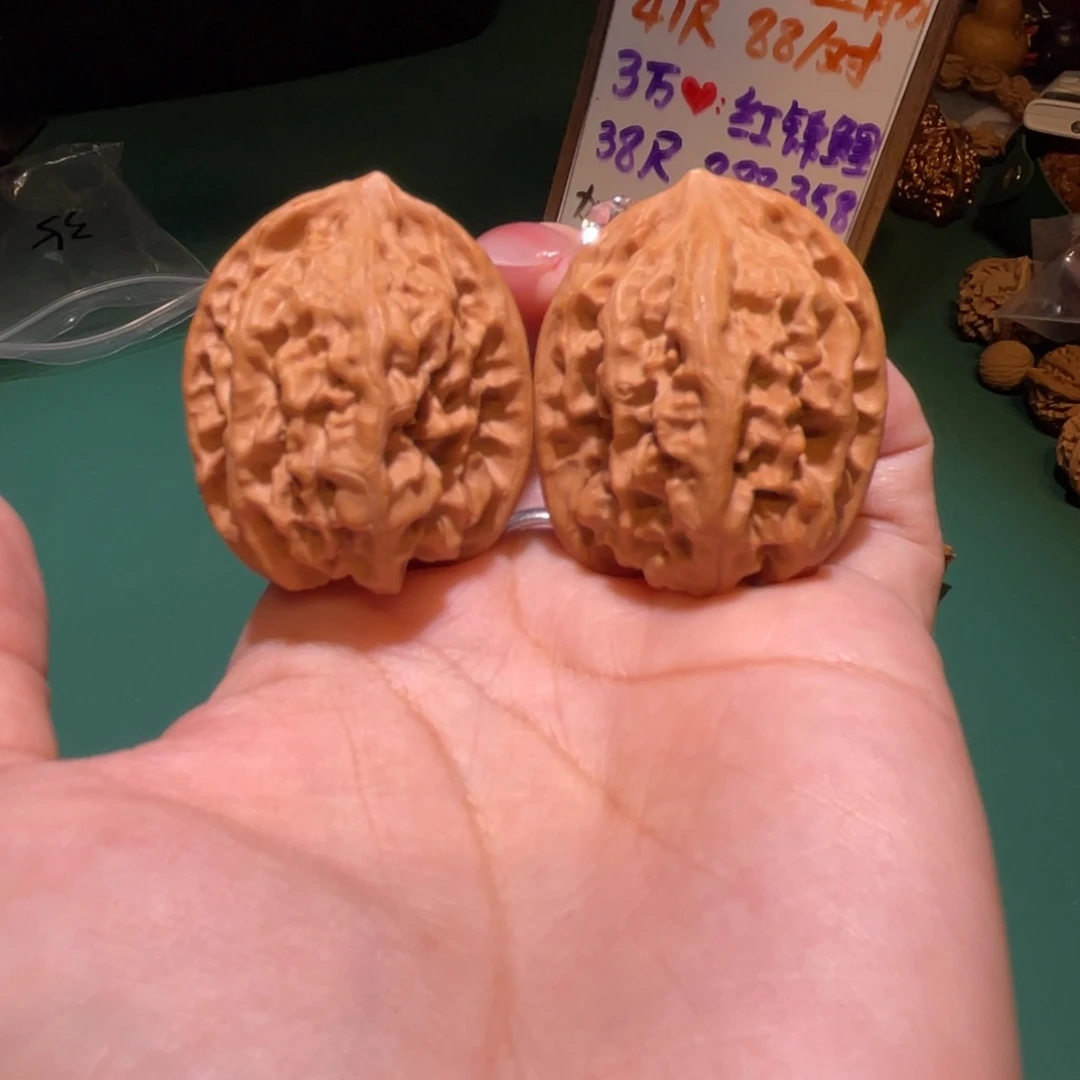 文玩核桃把件35左右磐石