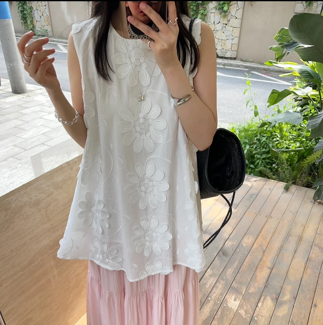 （恬静夏花）韩版十夏季显瘦重工立体花瓣刺绣休闲背心上衣女3201