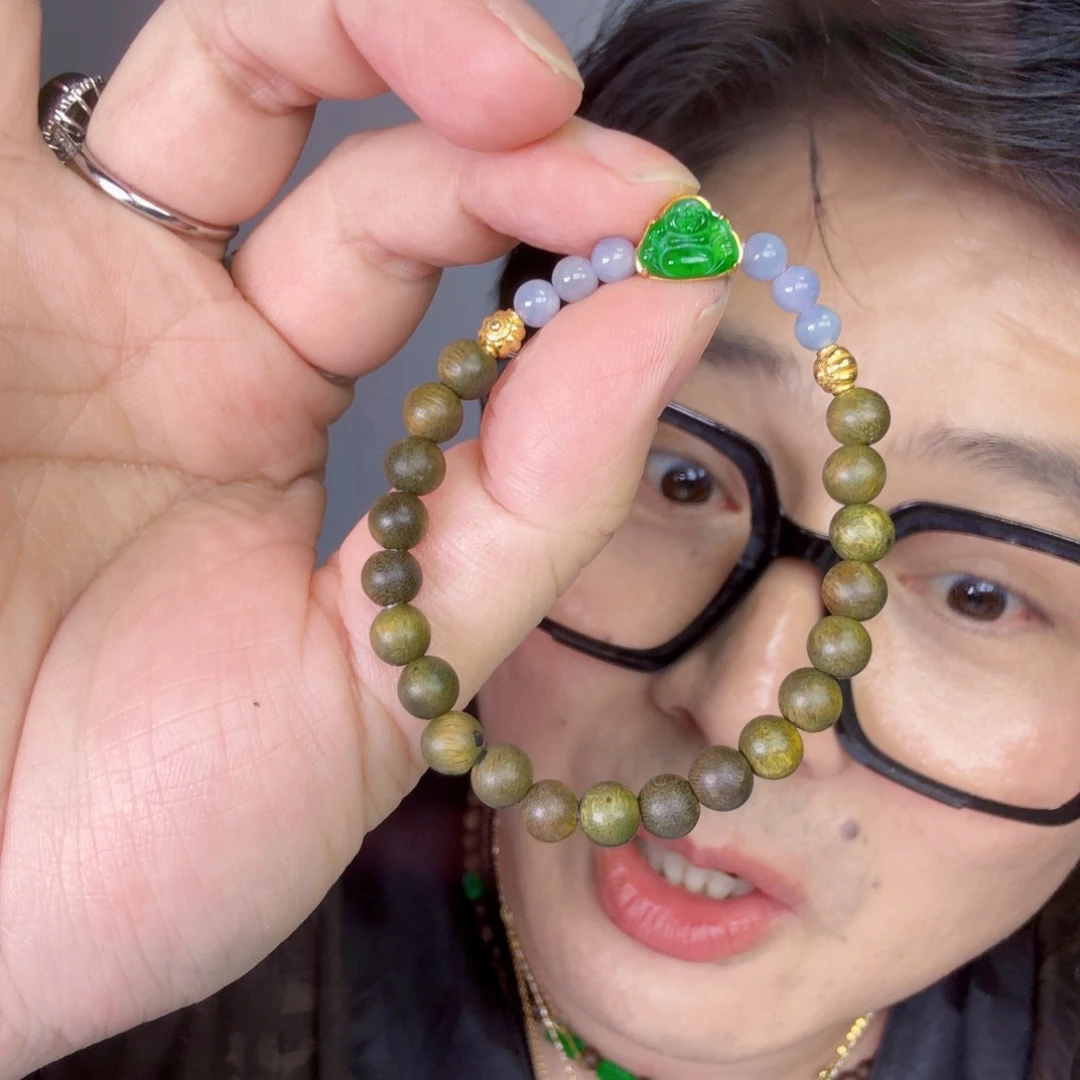 颈饰未镶嵌翡翠一件