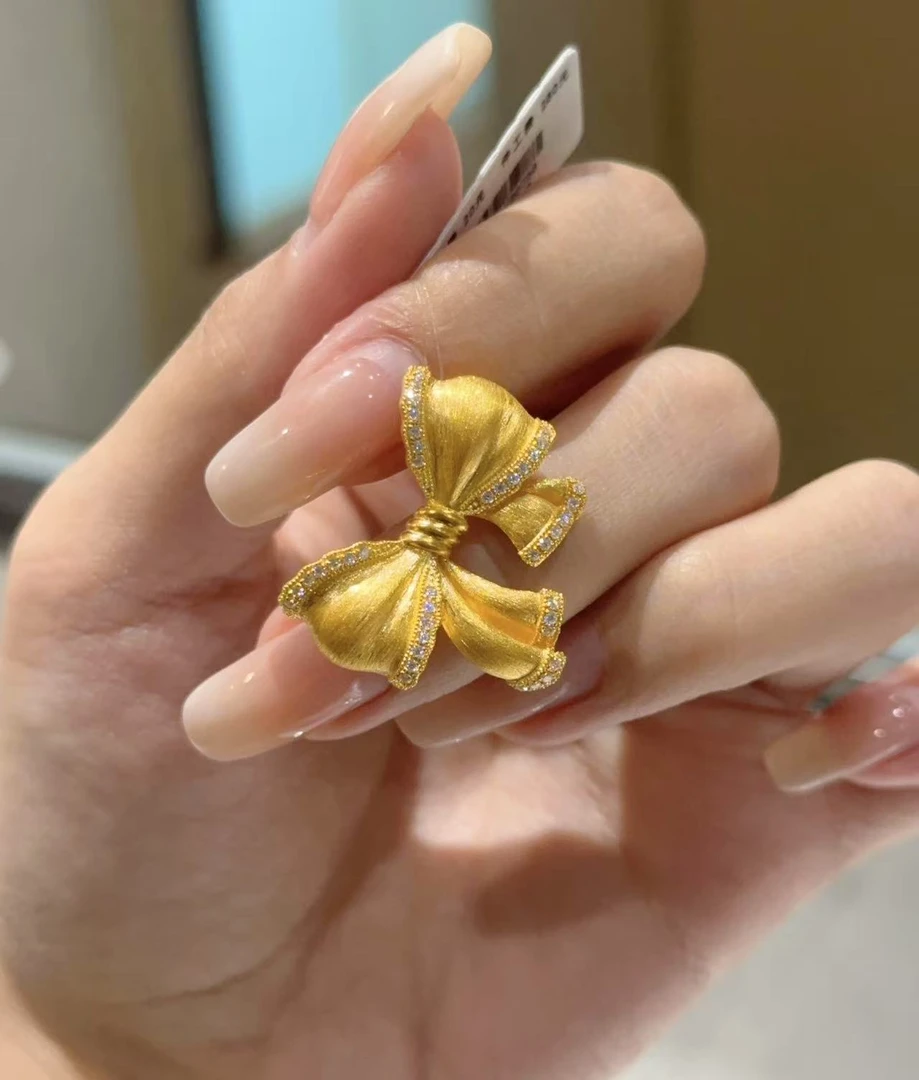 足金999 镶嵌蝴蝶结吊坠