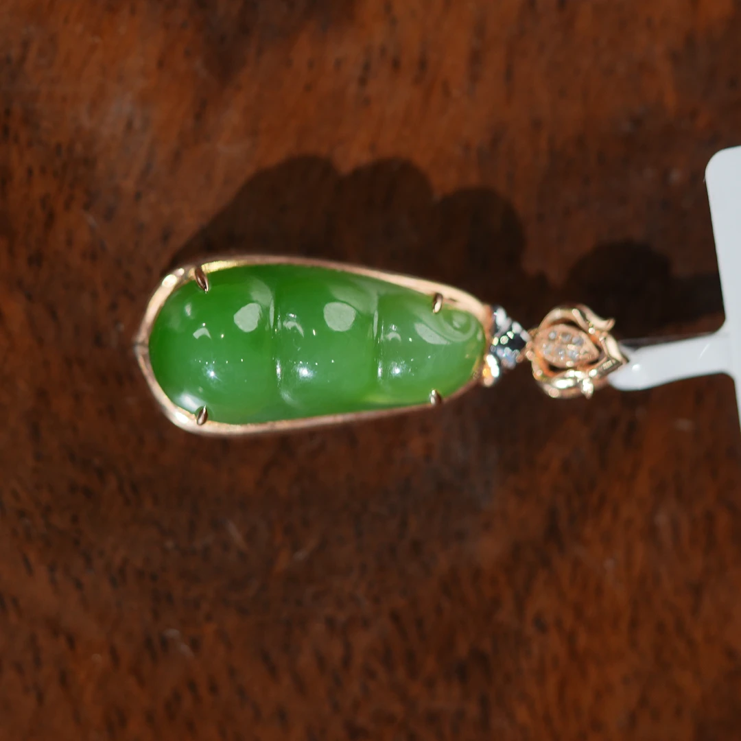 lot8850 和田玉碧玉苹果绿福豆挂件/云南典藏