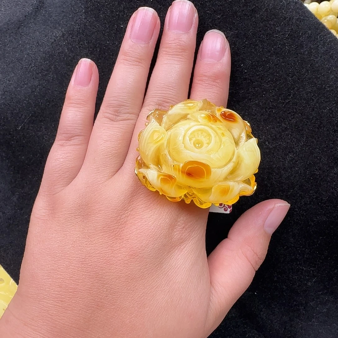 蜜蜡未镶嵌珠宝奇石