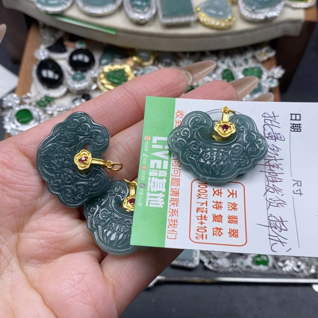 翡翠颈饰未镶嵌翡翠