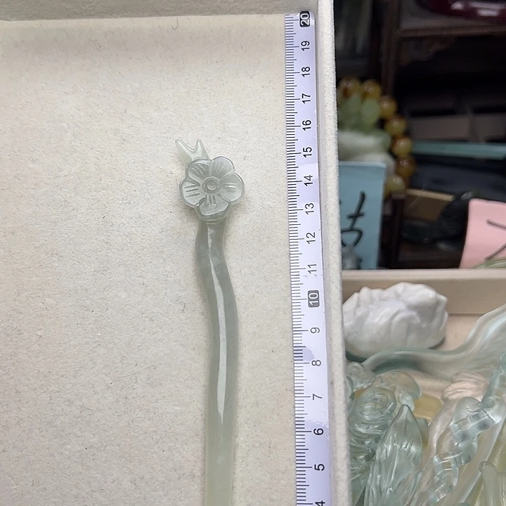 蛇纹石玉未镶嵌发簪梅