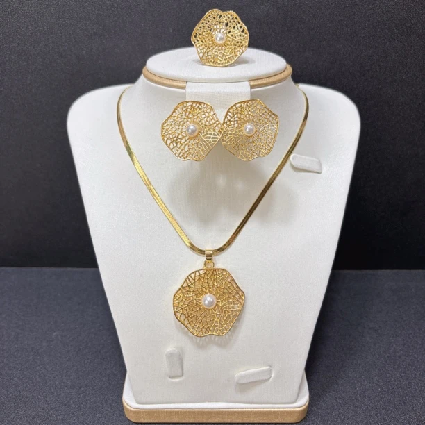 钛钢吊坠 钛钢A82耳环戒指项链三件套