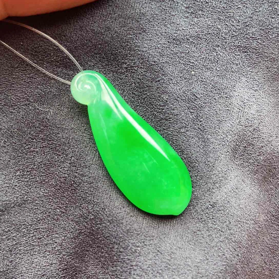 翡翠颈饰未镶嵌温*上新