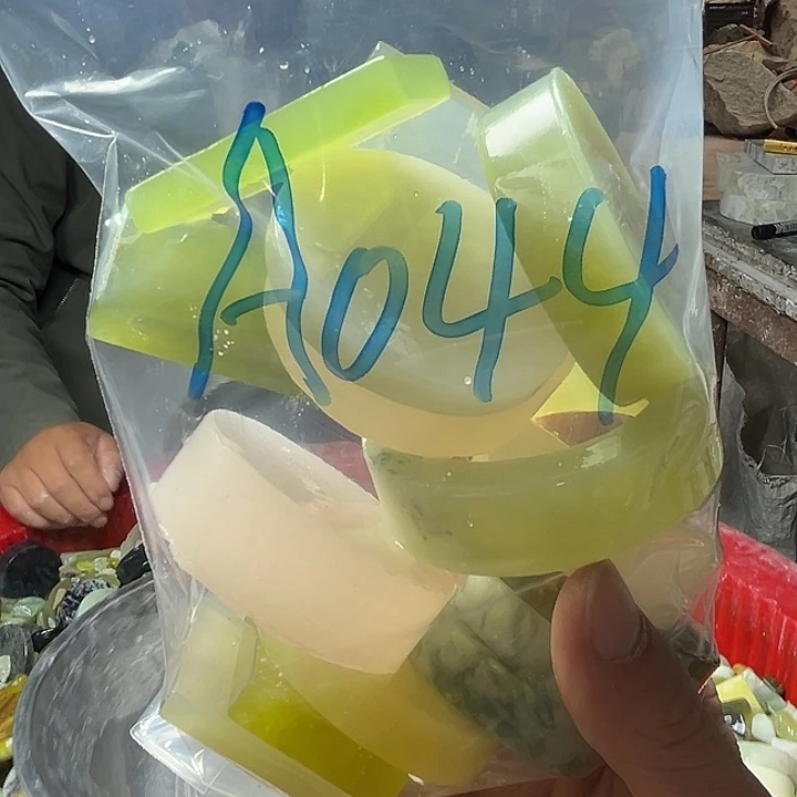 M***M蛇纹石玉未镶嵌鱼缸石 盆景石