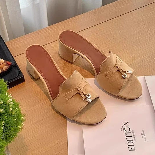 UHCK2025新款复古风金属流苏露趾一字拖鞋女外穿休闲一脚蹬粗跟凉