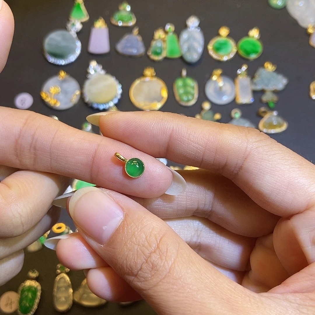 翡翠18K金镶嵌吊坠(不含链)