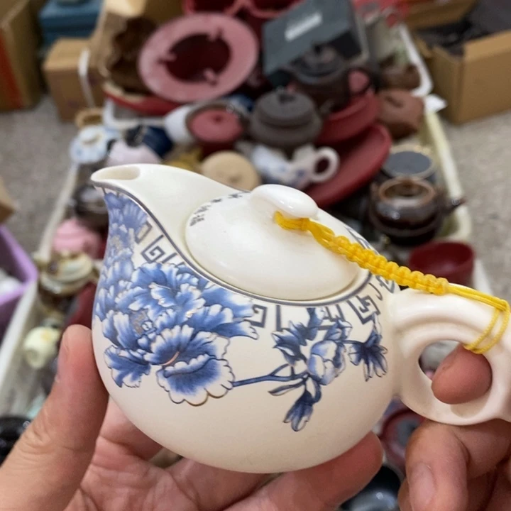 平***静陶瓷艺术品及陶瓷壶