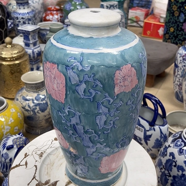 瓷片微瑕陶瓶。。。。。。。。。。。。。。。