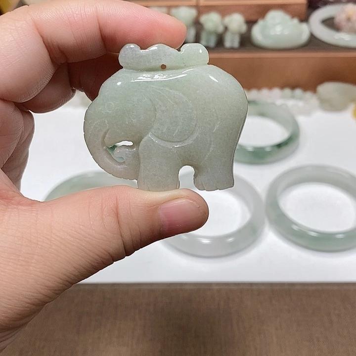 石英质玉颈饰未镶嵌