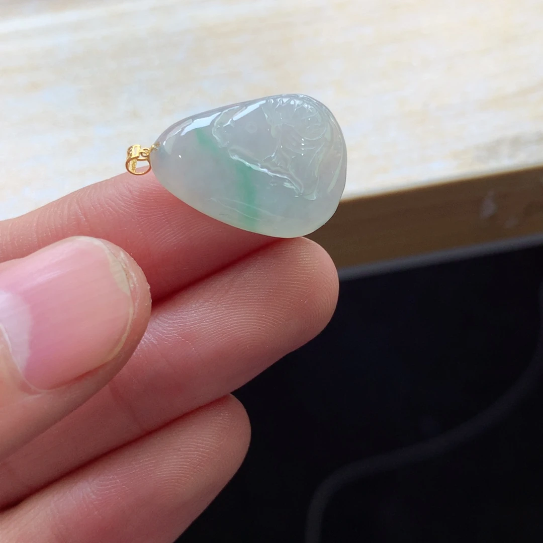 翡翠颈饰未镶嵌吊坠