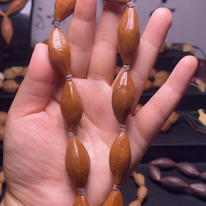 手串橄榄核大长腿14.34
