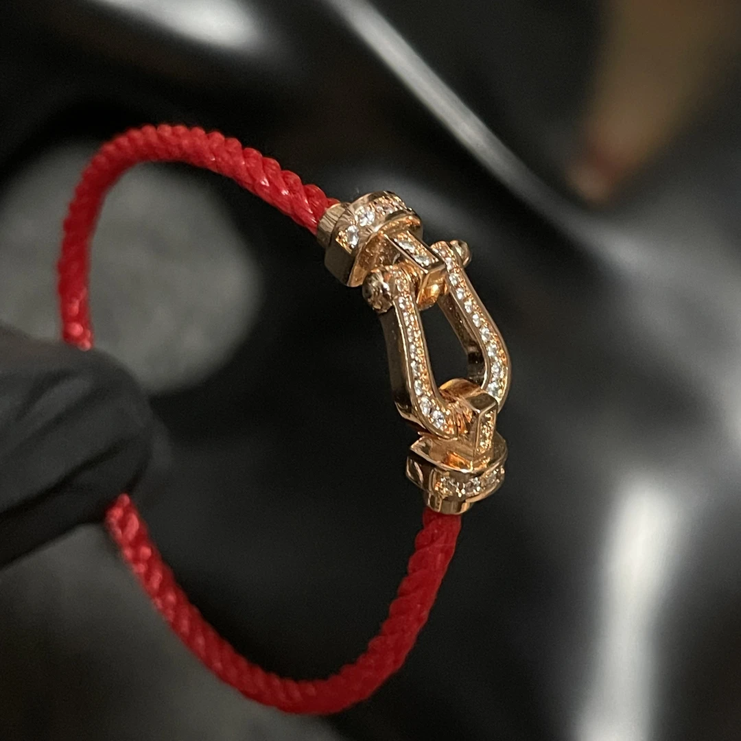 铜合金布艺手链 马蹄扣红绳手链