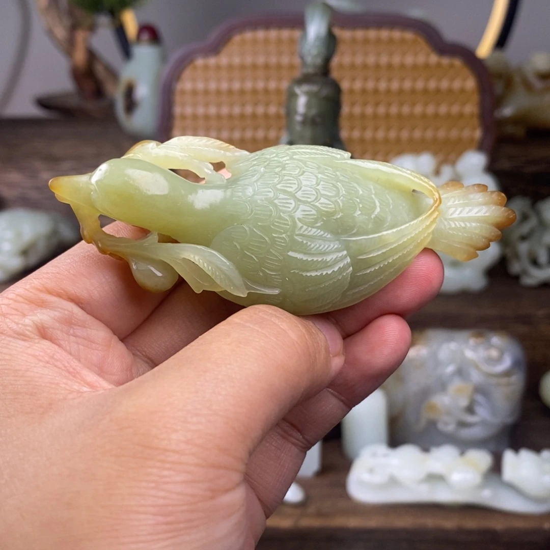 盘***库未镶嵌和田玉把件