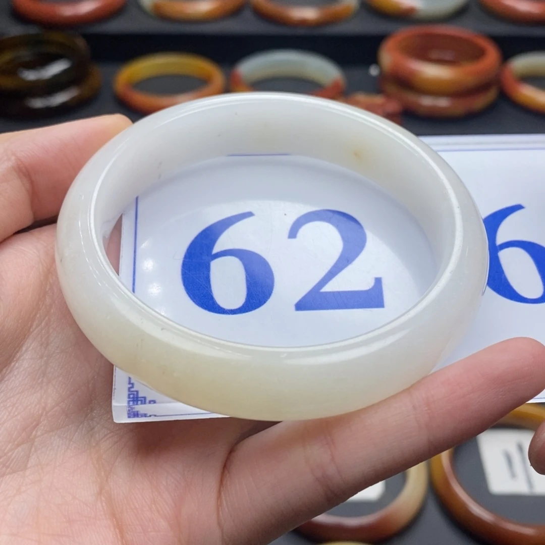 石英质玉（黄龙玉）手镯未镶嵌