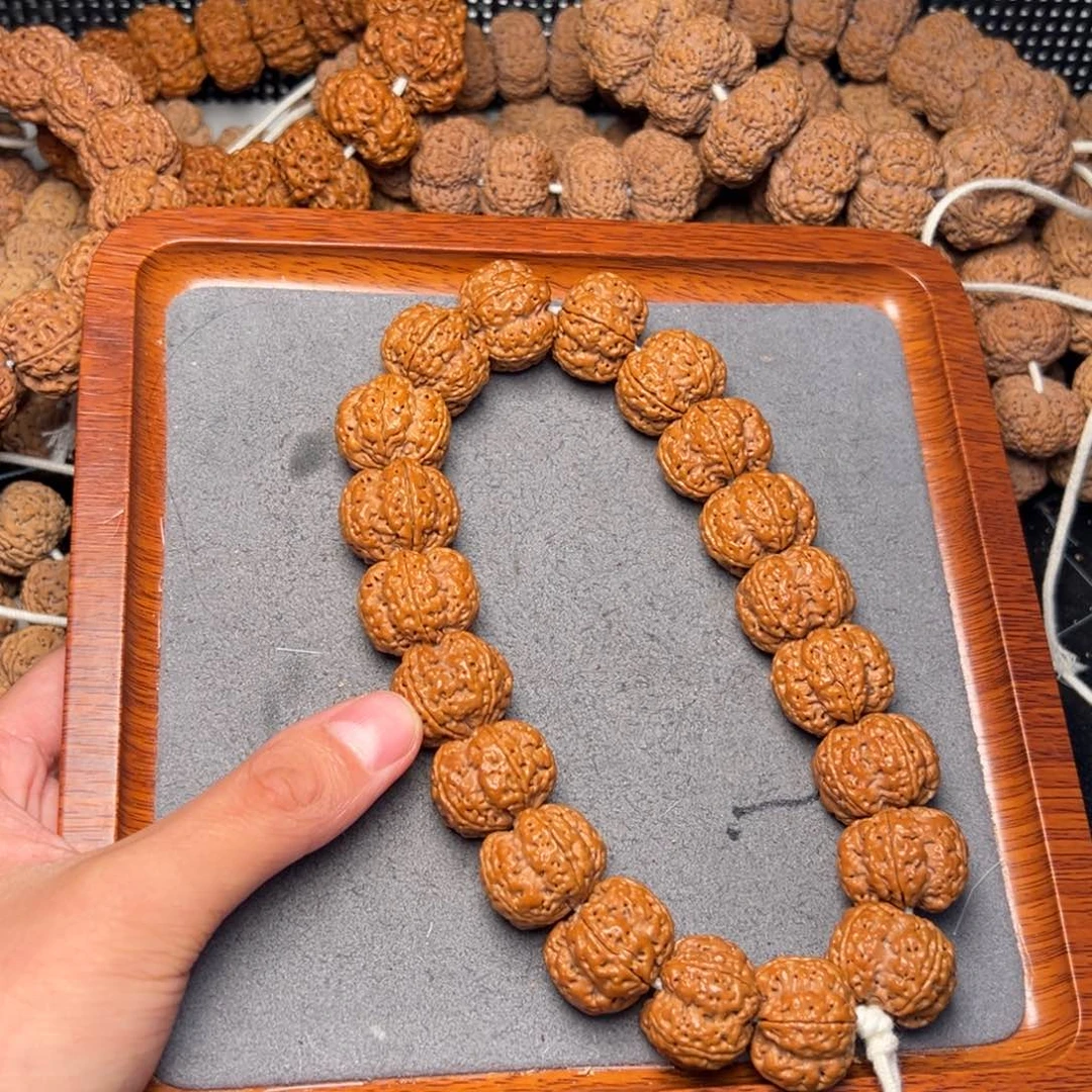 菩提我****?4号尼泊尔大金刚22龙骨梅花手持