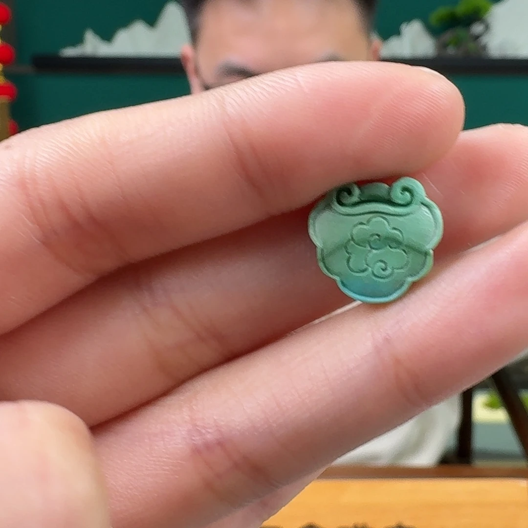 绿松石未镶嵌挂件