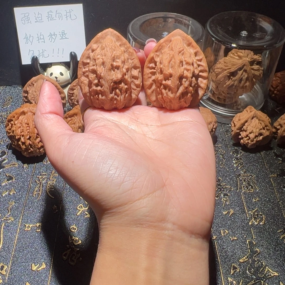 吊坠文玩核桃大红袍39手把件168