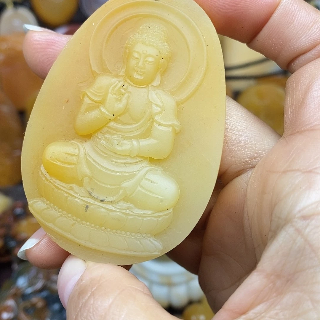 石英质玉（黄龙玉）颈饰未镶嵌