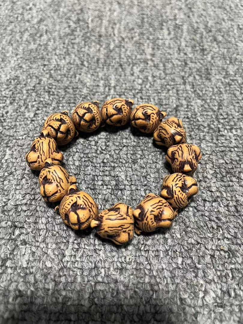 精品男女同款虎头手串