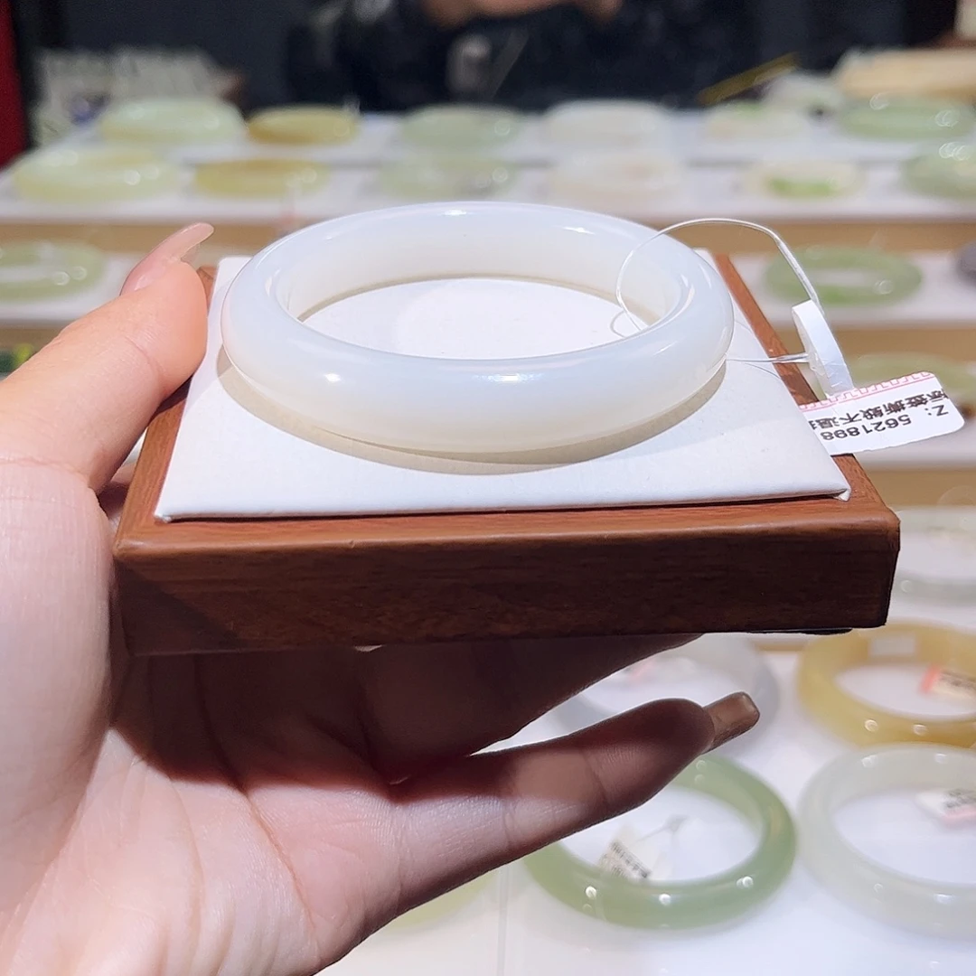 和田玉未镶嵌手镯白玉