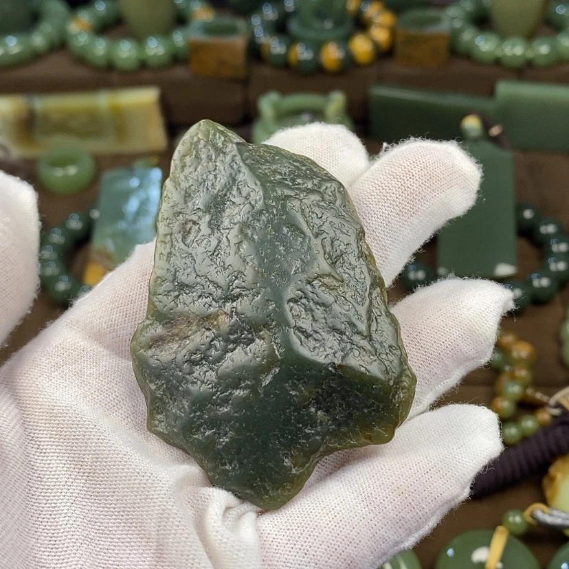 【闪购商品】颈饰未镶嵌岫岩河磨玉（透闪石质玉）